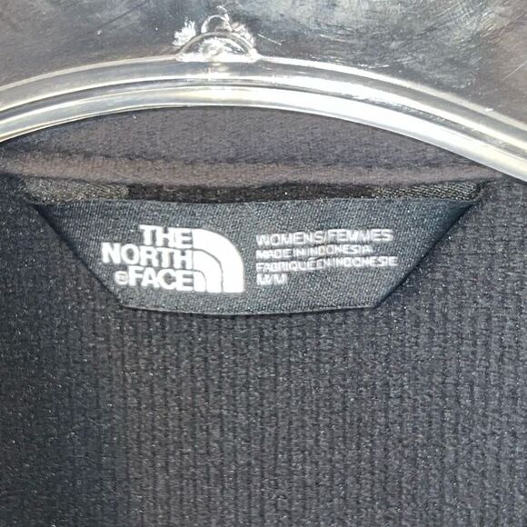 The North Face Womens Vest Black Medium Windwall Slim Fit Happy Face Patches NWT - Picture 6 of 13